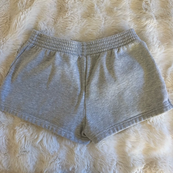 Aritzia micro shorts - Picture 3 of 3